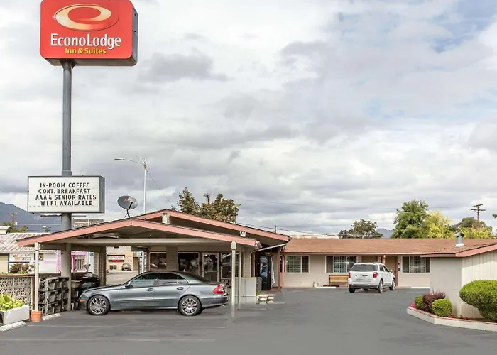 Econo Lodge Inn & Suites Yreka