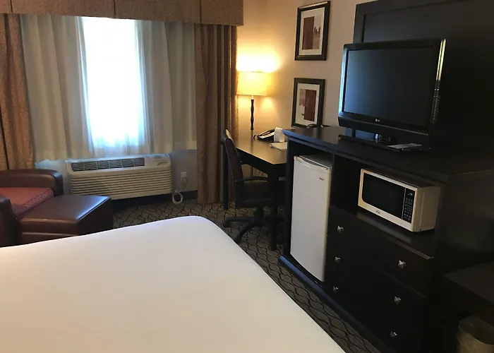Clarion Pointe Medford