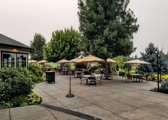 Resort At Eagle Point Golf Club Lodging